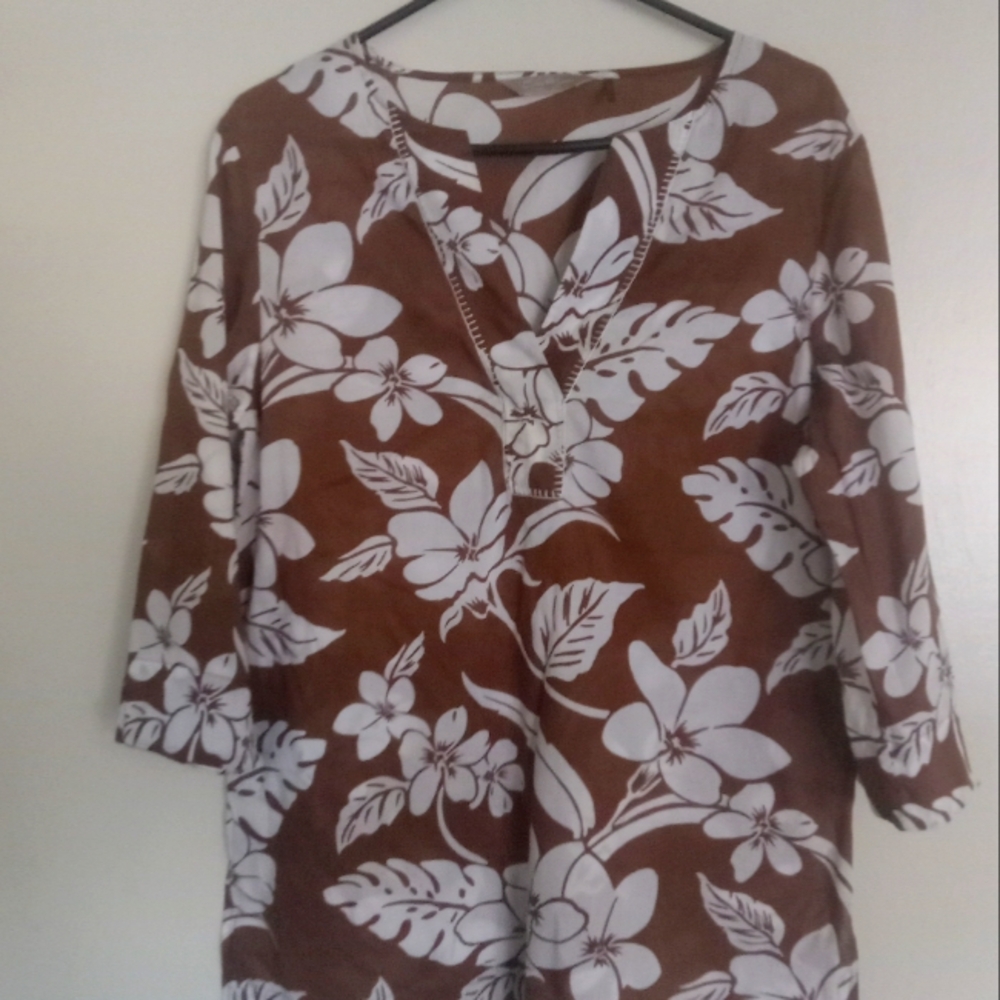 Tommy Bahama Beown Tropical Vneck Blouse TOP (NO SIZE TAG AVAILABLE